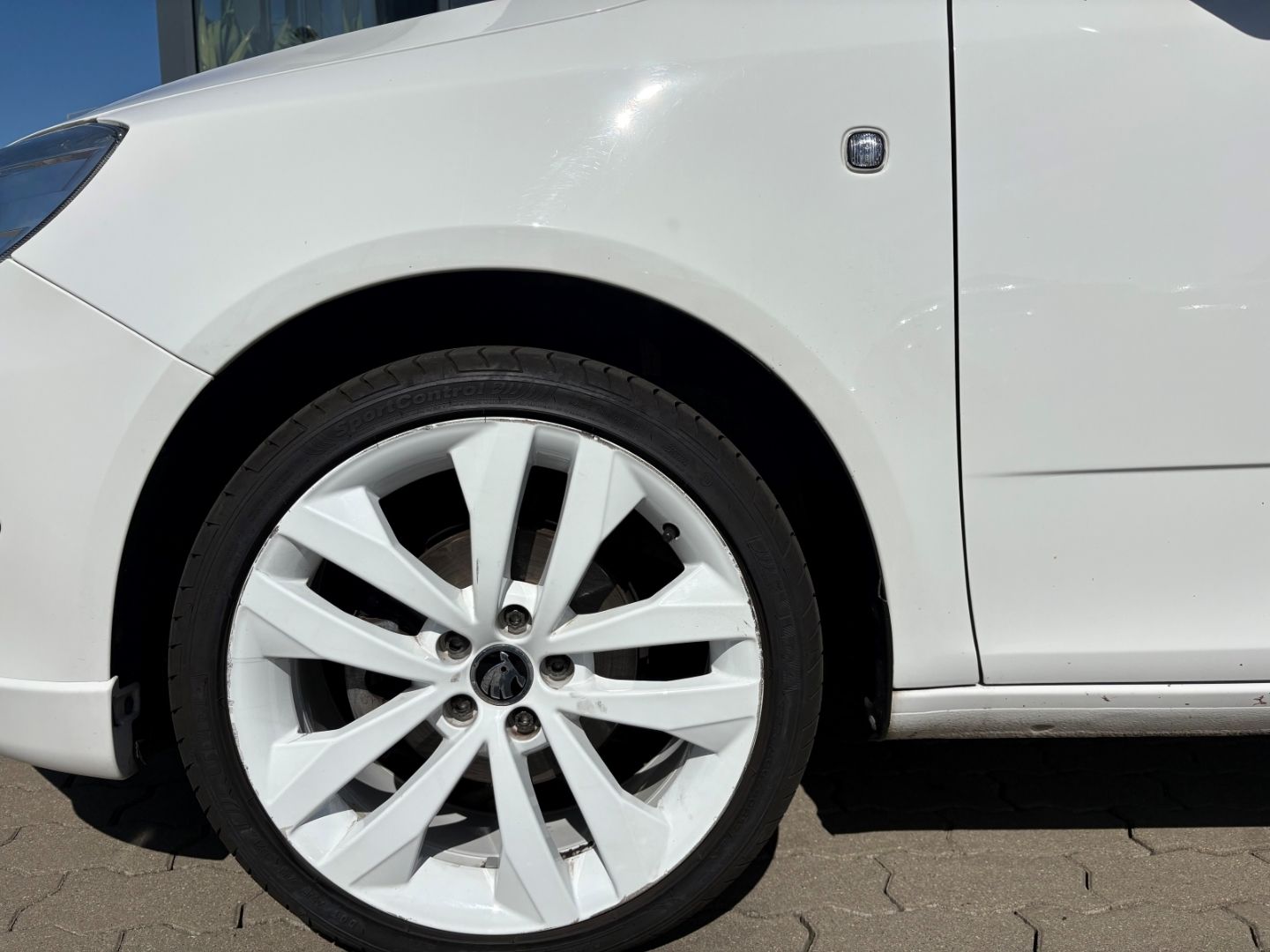 Fahrzeugabbildung SKODA Fabia Cool Edition KLIMA RDKS 8-fach bereift