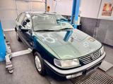 Volkswagen Passat 1.8 Pacific Klima Pacific Originalzustand - Volkswagen Passat: Grün