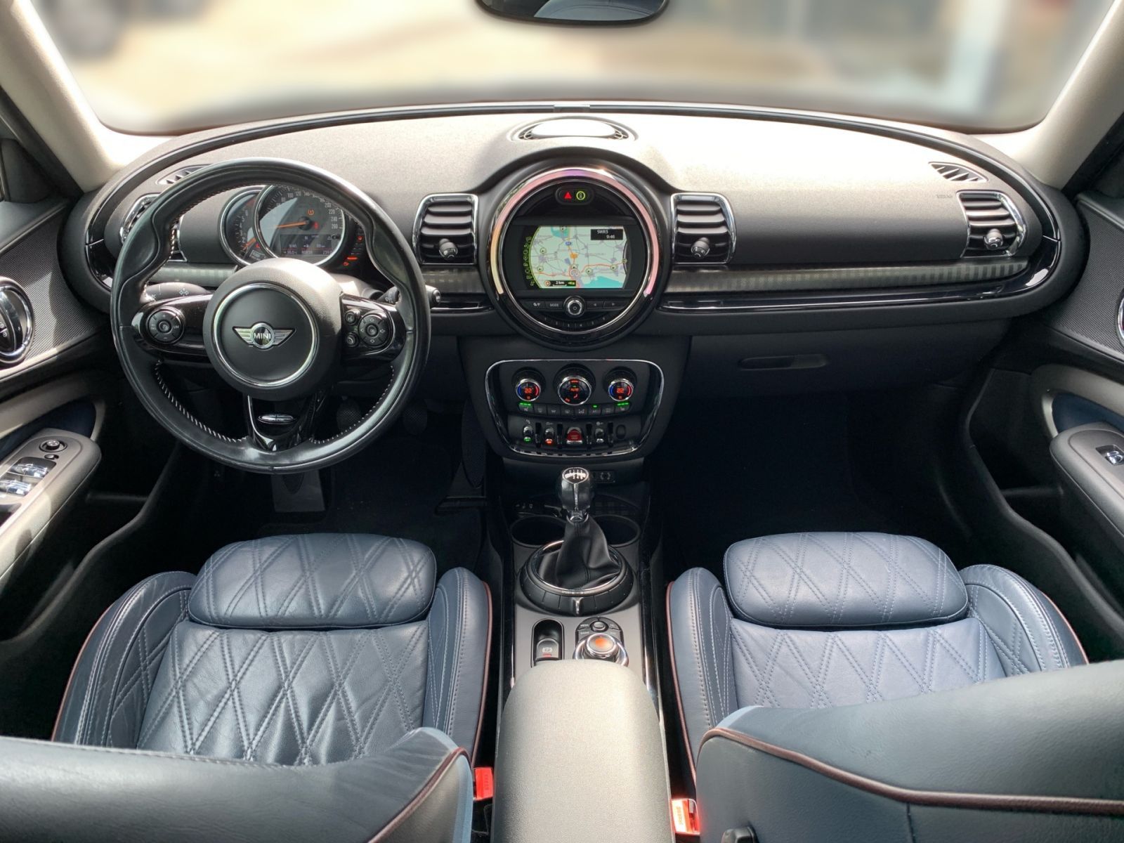 Fahrzeugabbildung MINI Clubman Cooper 1.5 Navi Leder LED PDC