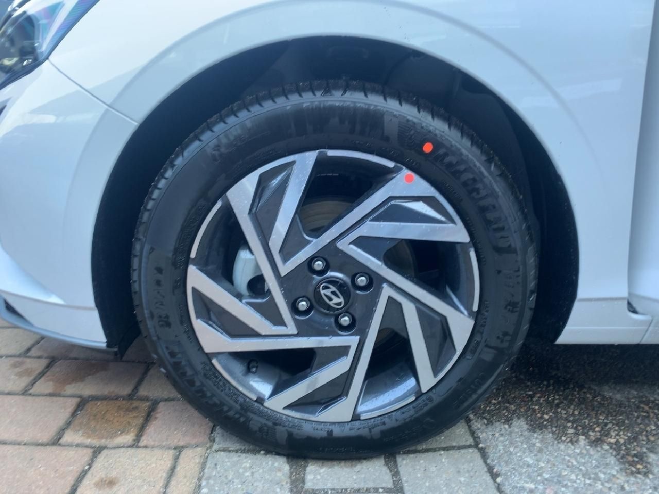 Fahrzeugabbildung Hyundai i20 Trend Komfort Bose POWERLEASING bis 16.05.*