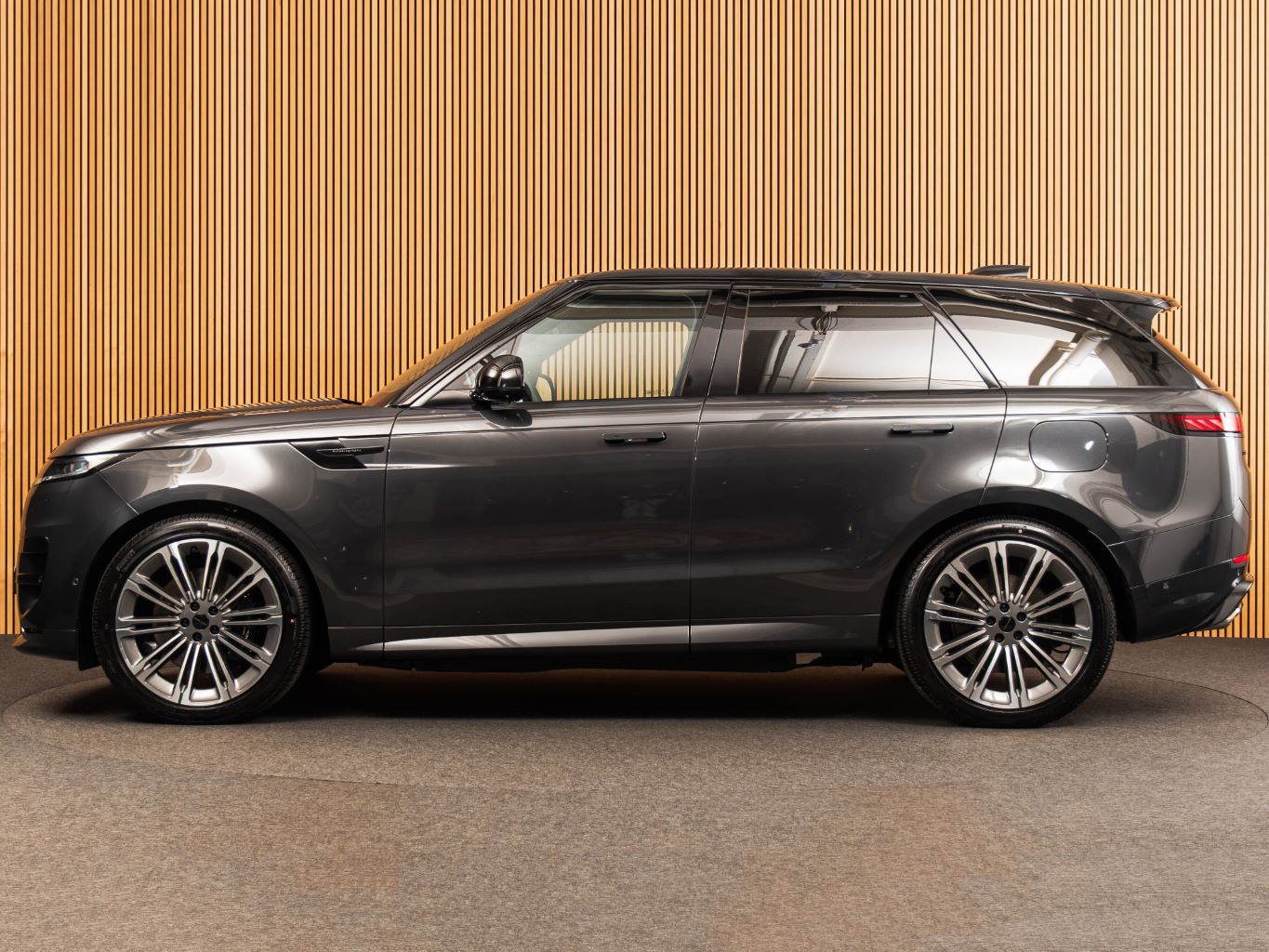 Land Rover P550e AUTOBIO-23"-TOWB-BLACK P-23"-COMFORT PACK imagem 2