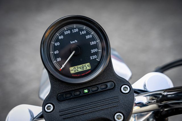 Fahrzeugabbildung Harley-Davidson XL883L SUPERLOW SPORTSTER - JEKILL&HYDE -