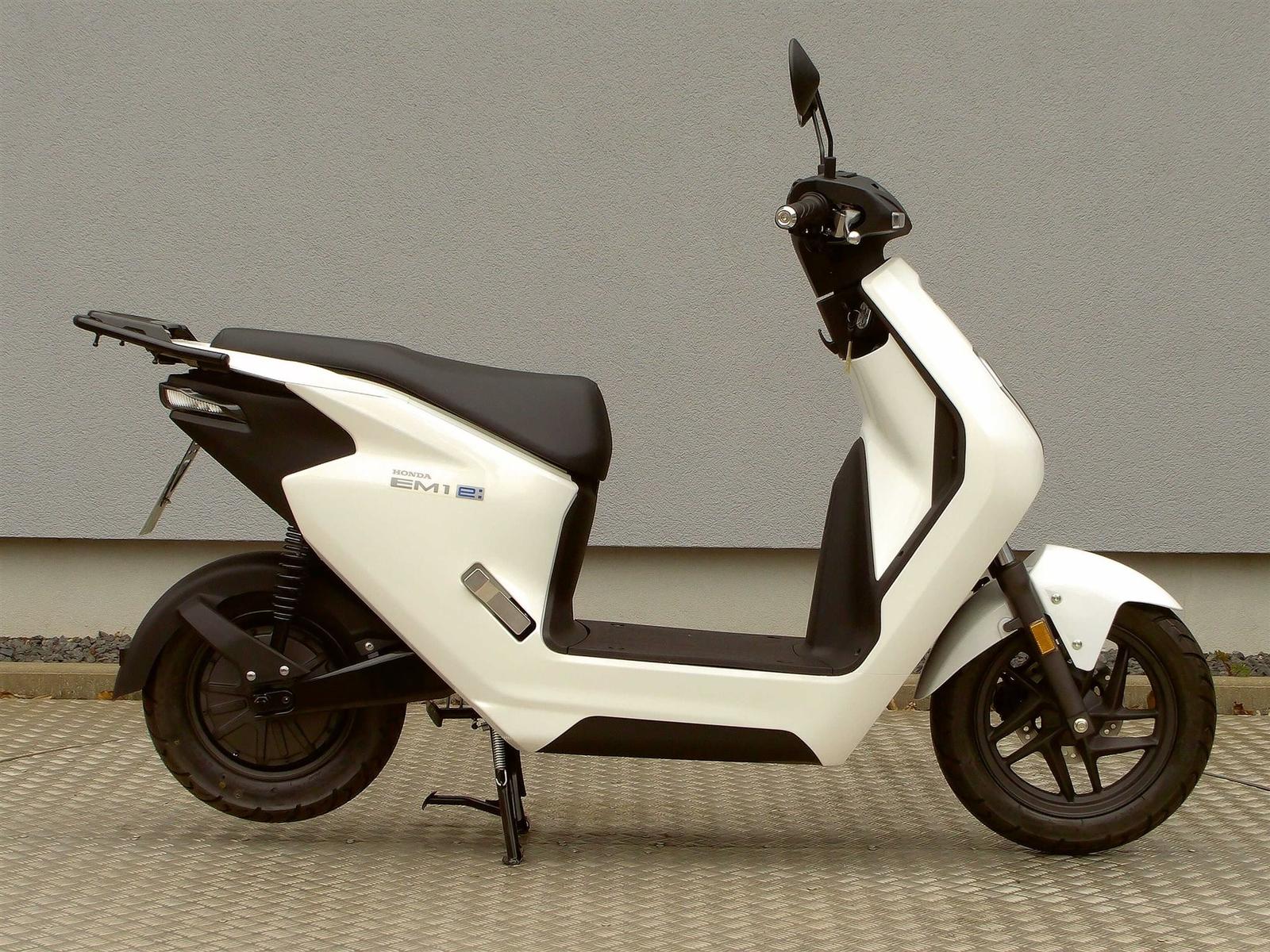 Honda EM1 e