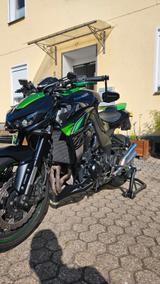 Kawasaki Z1000 - KAWASAKI GRÜN