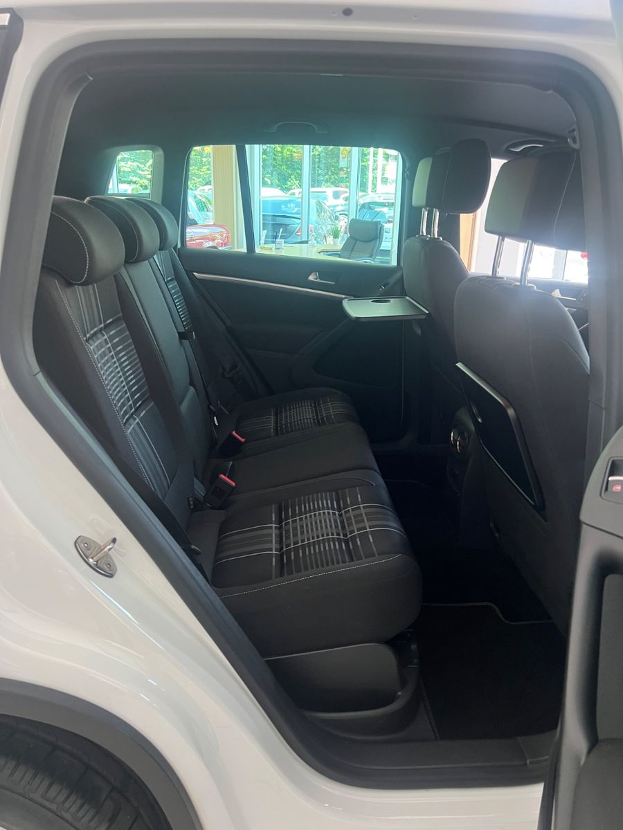 Fahrzeugabbildung Volkswagen Tiguan Lounge Sport & Style BMT * 1.HAND *