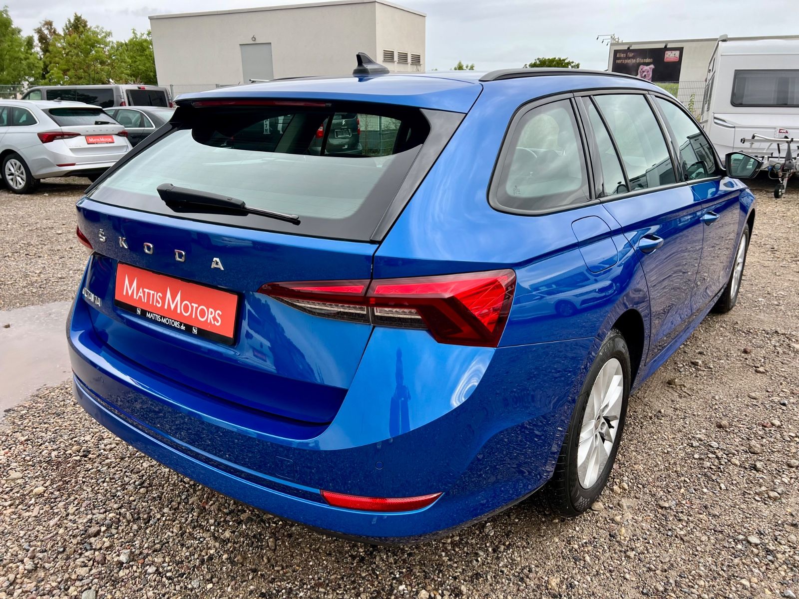SKODA Octavia Combi 2.0 TDI AAC PDC NAVI AHK LED