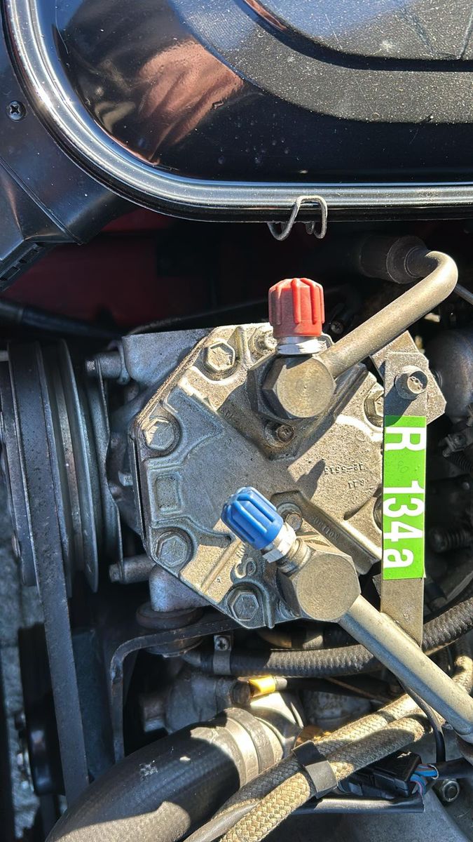 Fahrzeugabbildung Mercedes-Benz W123, orig. 105tkm, Klima, 5-Gang, Scheckheft