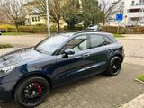 Porsche Macan Turbo (PDK) - Porsche Macan Gebrauchtwagen in Stuttgart