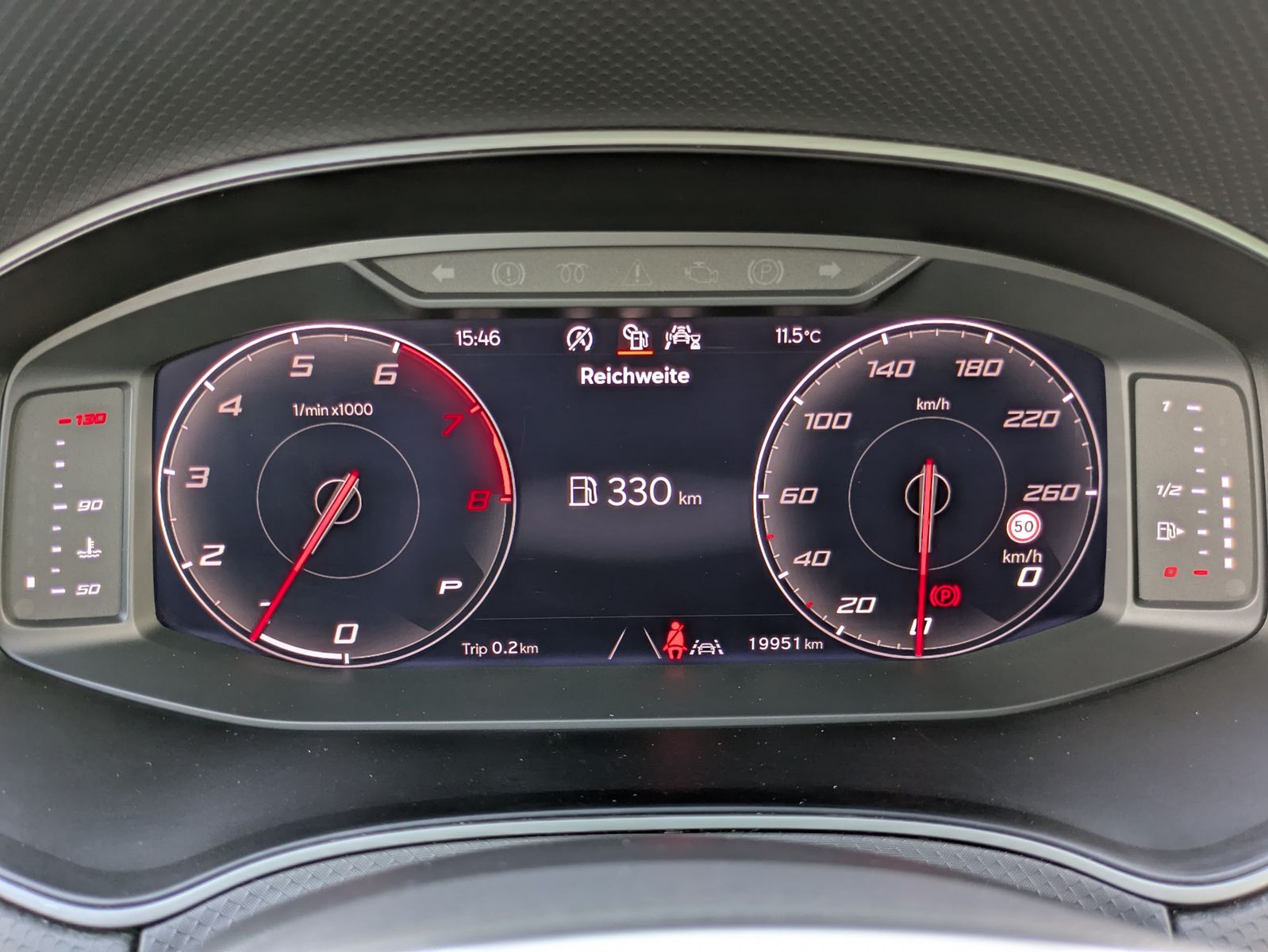 Fahrzeugabbildung SEAT Arona 1.0 TSI FR DSG AHK*ACC*LED*APP*DAB*KAMERA