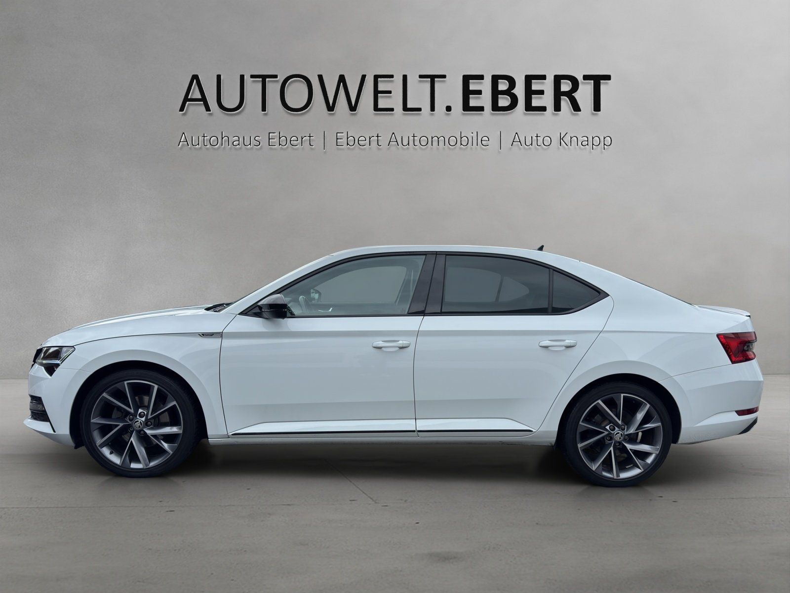 Fahrzeugabbildung SKODA Superb 2.0 TDI Sportline 4x4/AHK/KAMERA/ACC/STHZ