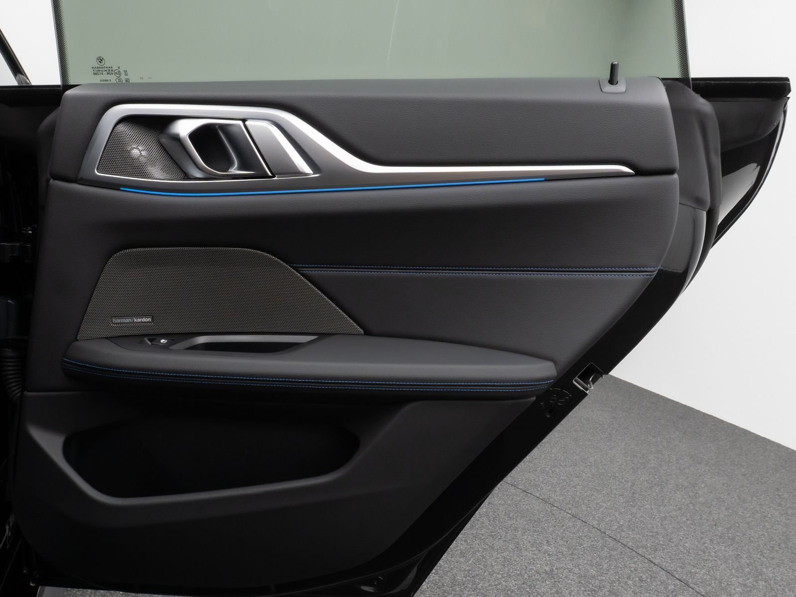 Fahrzeugabbildung BMW M440i Gran Coupé Kamera Glasdach HUD DAB H/K 19"