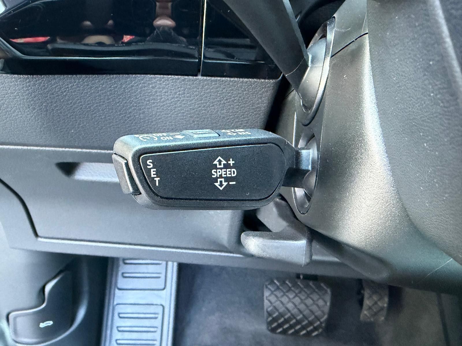 Fahrzeugabbildung Audi e-tron 55 QUATT 2X S LINE LUFT+LED+SHZ+NAVI+AHK+