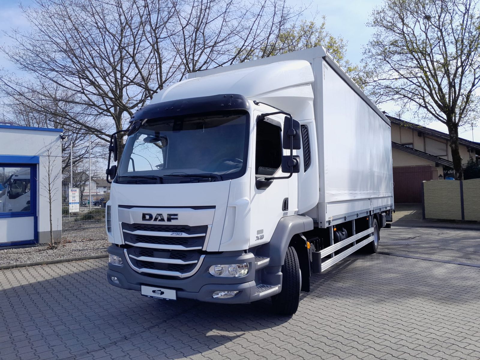 Fahrzeugabbildung DAF FA XB 290 16t Junge Pritsche-Plane