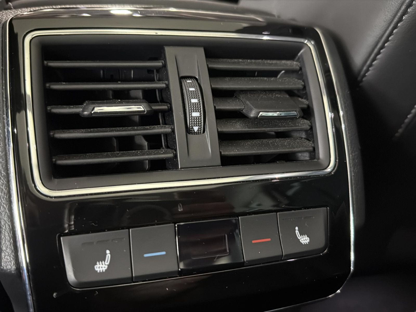 Fahrzeugabbildung SKODA Superb Combi Premium Edition/ AHK