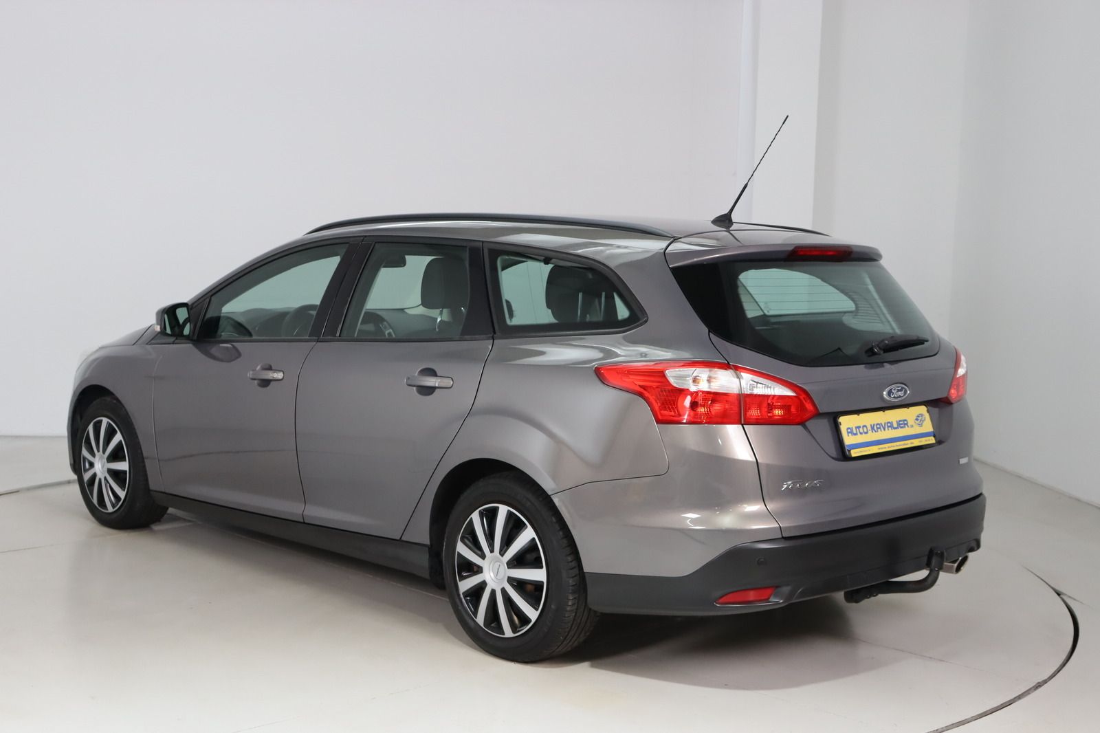 Fahrzeugabbildung Ford Focus 1.6 EcoBoost Turnier * 1. Hand * Anhängerk