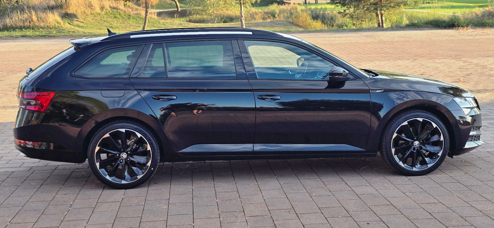 Skoda Superb Co. Sportline 2.0l 4x4 200PS AHK STDHZG imagem 2