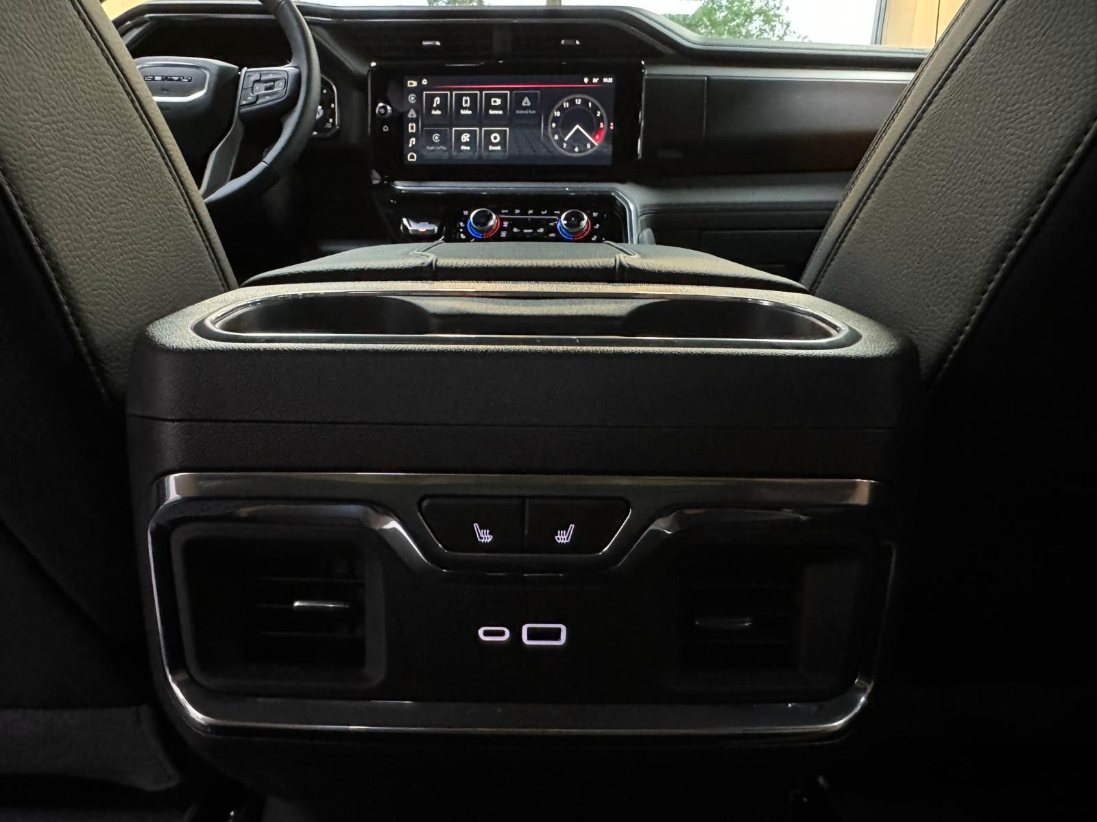 Fahrzeugabbildung GMC SIERRA DENALI 2026 - 4x4-LONG BOX 6.4"