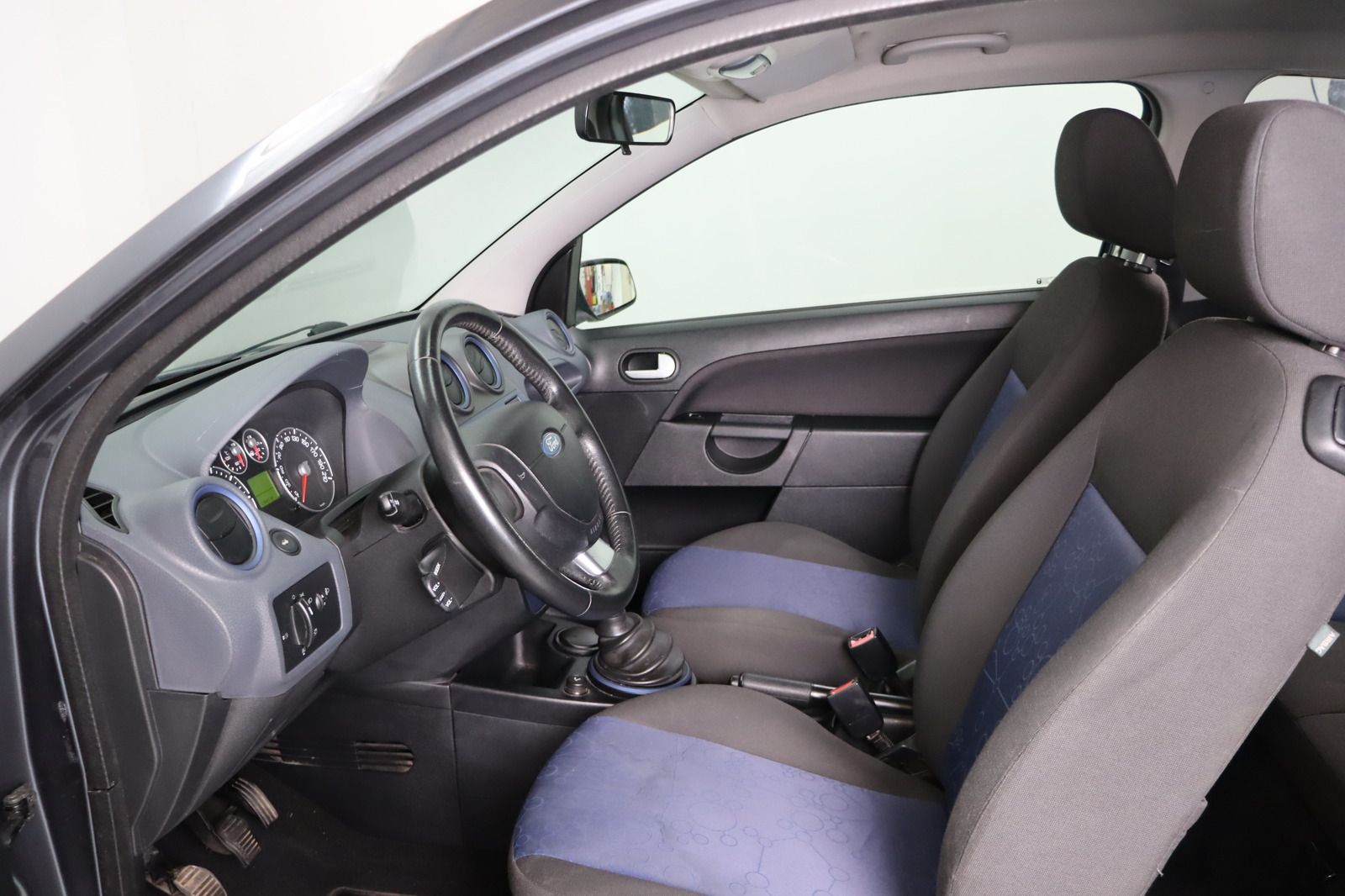 Fahrzeugabbildung Ford Fiesta 1.4 16V Connection * Klimaautom.