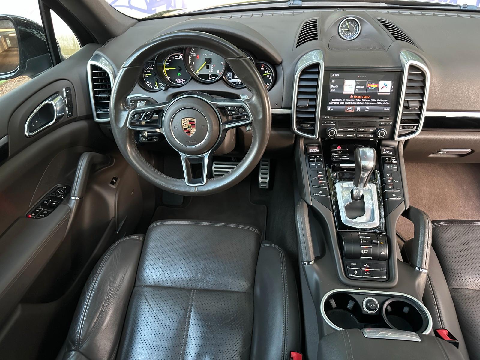 PORSCHE CAYENNE S E-HYBRID PLATINUM EDITION *PANO*LM-21" | 416 ch | 4X4 | BVA | 1-HD, TOP-AUSSTATTUNG!