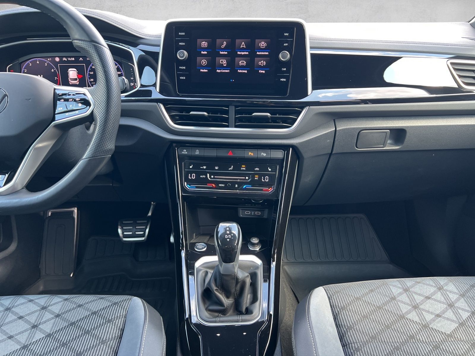 T-Roc R-Line 1.5 TSI DSG Standhzg.