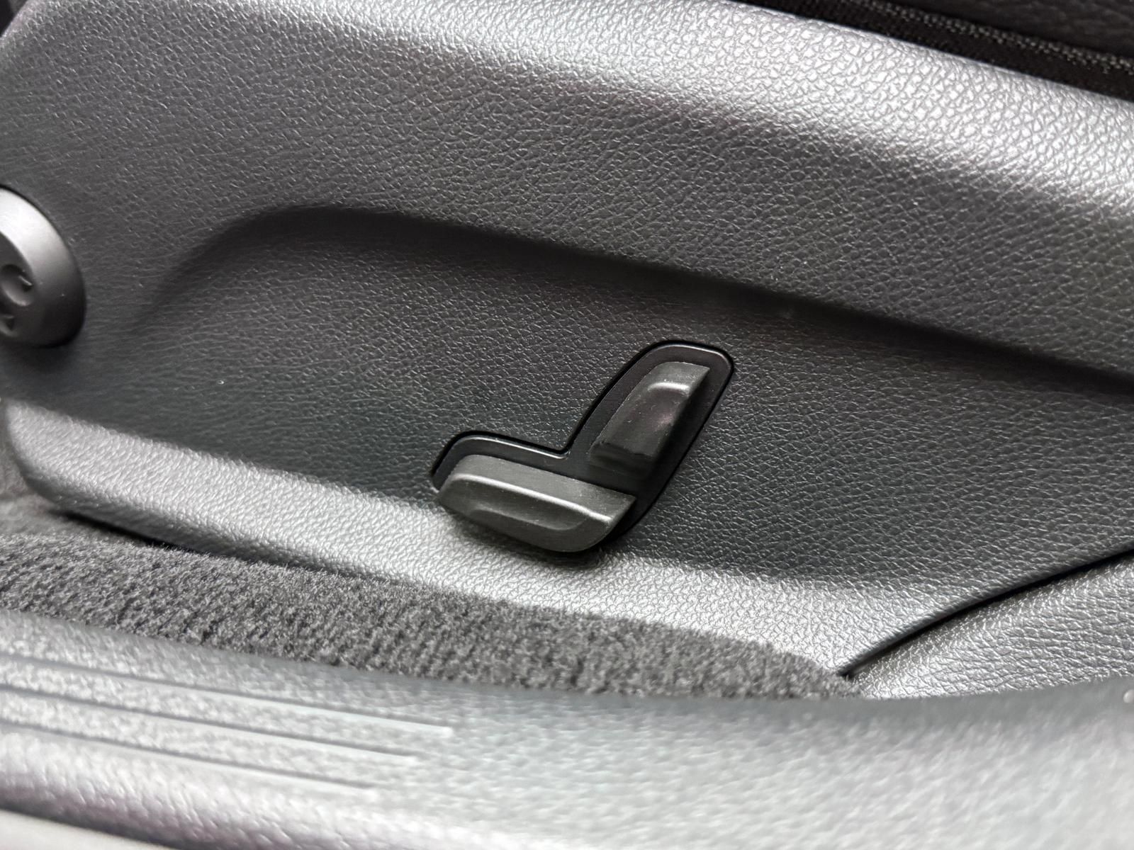 Fahrzeugabbildung Mercedes-Benz E220d T AMG*DISTRO*PANO*LUFT*360°*LED*DAB*ILS+