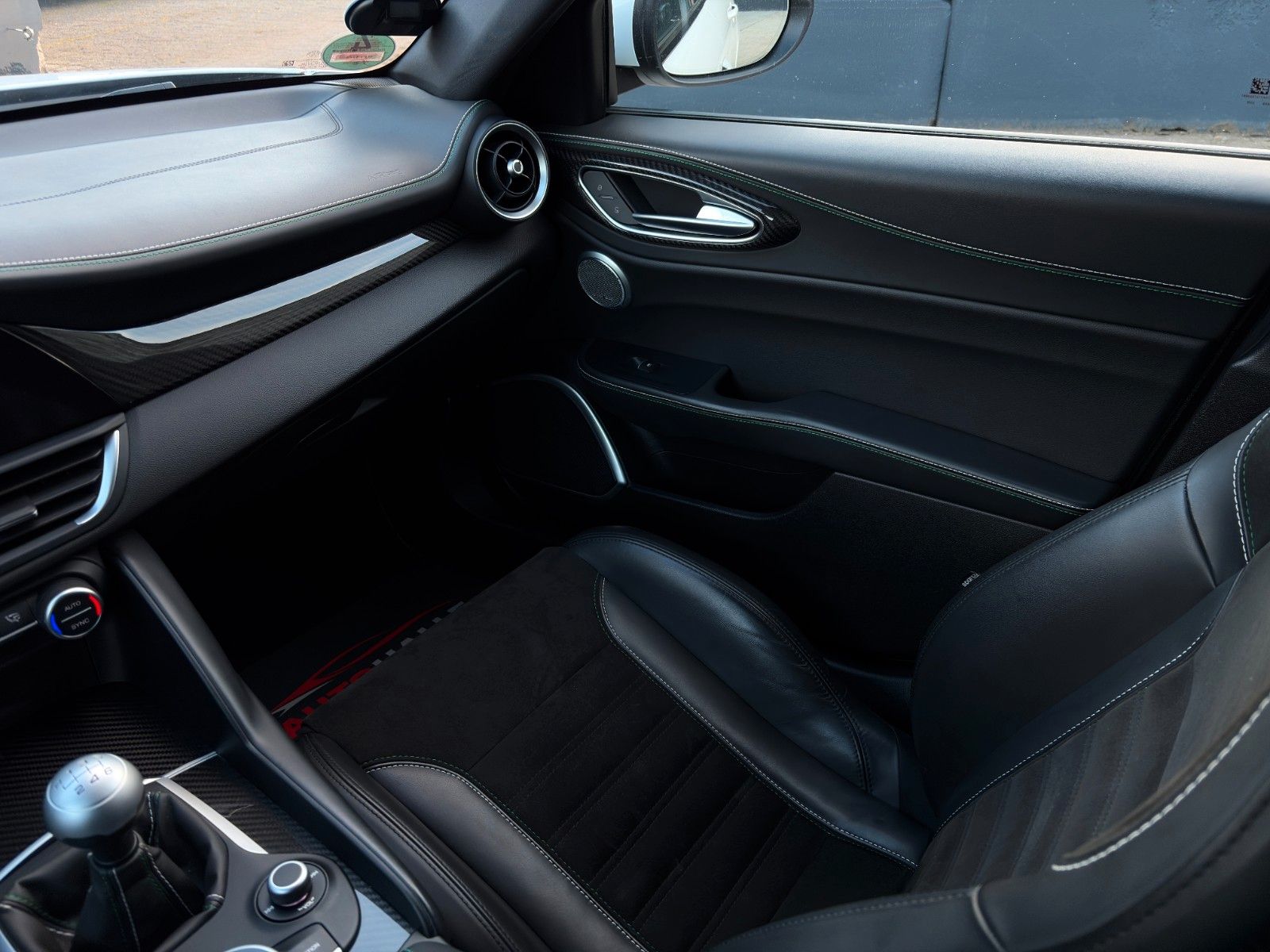 Fahrzeugabbildung Alfa Romeo Giulia Quadrif 2.9 510 Sparco Carbon Schale H&K