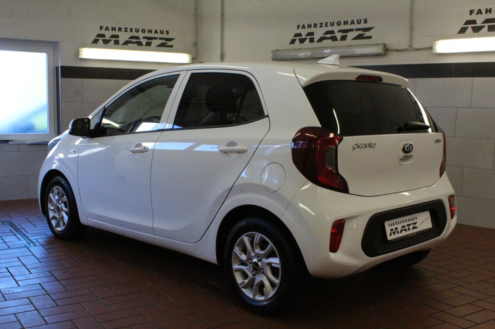 Fahrzeugabbildung Kia Picanto 1.0 Dream-Team Edition