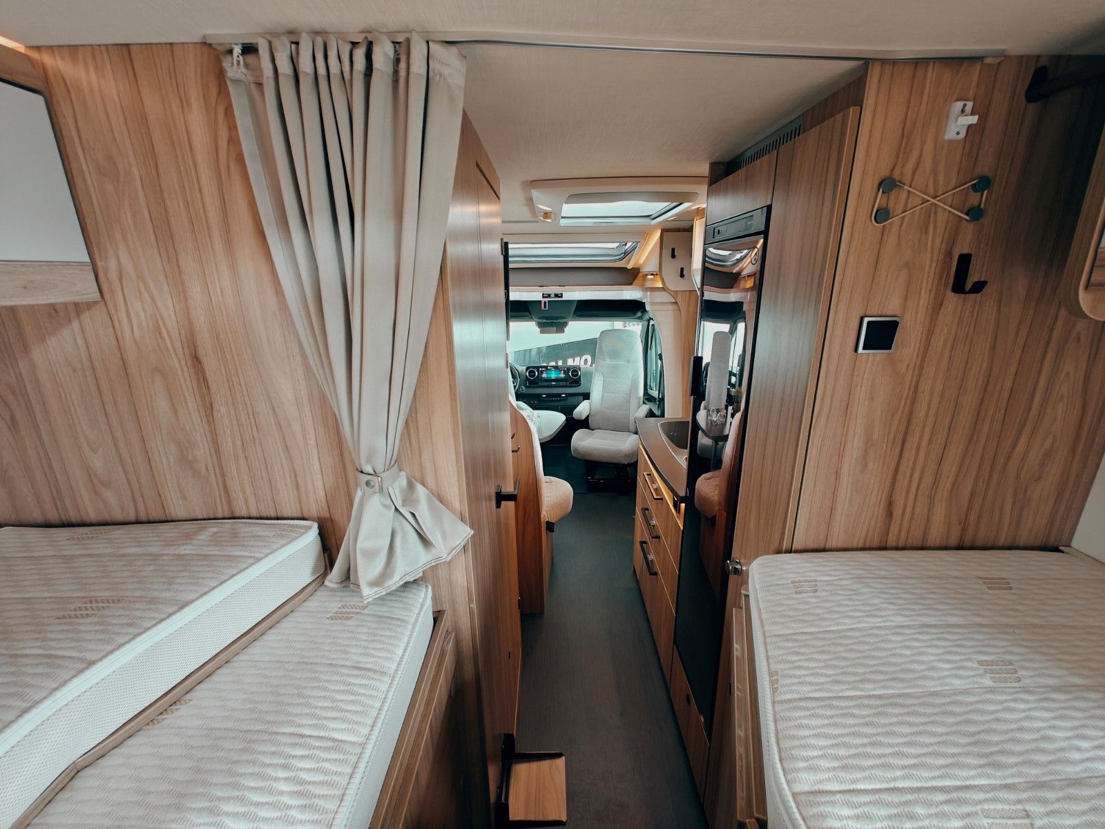 Fahrzeugabbildung HYMER / ERIBA / HYMERCAR ML - T 580 4x4 RSX - DRAUZZEN®