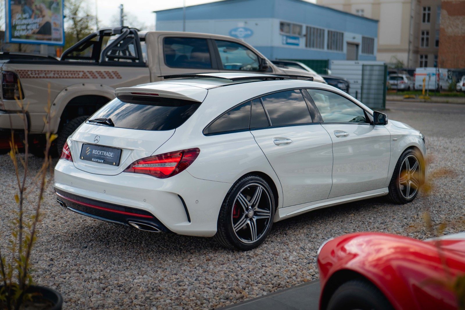 Fahrzeugabbildung Mercedes-Benz CLA 250 Shooting Brake 4Matic AMG Night Pano LED