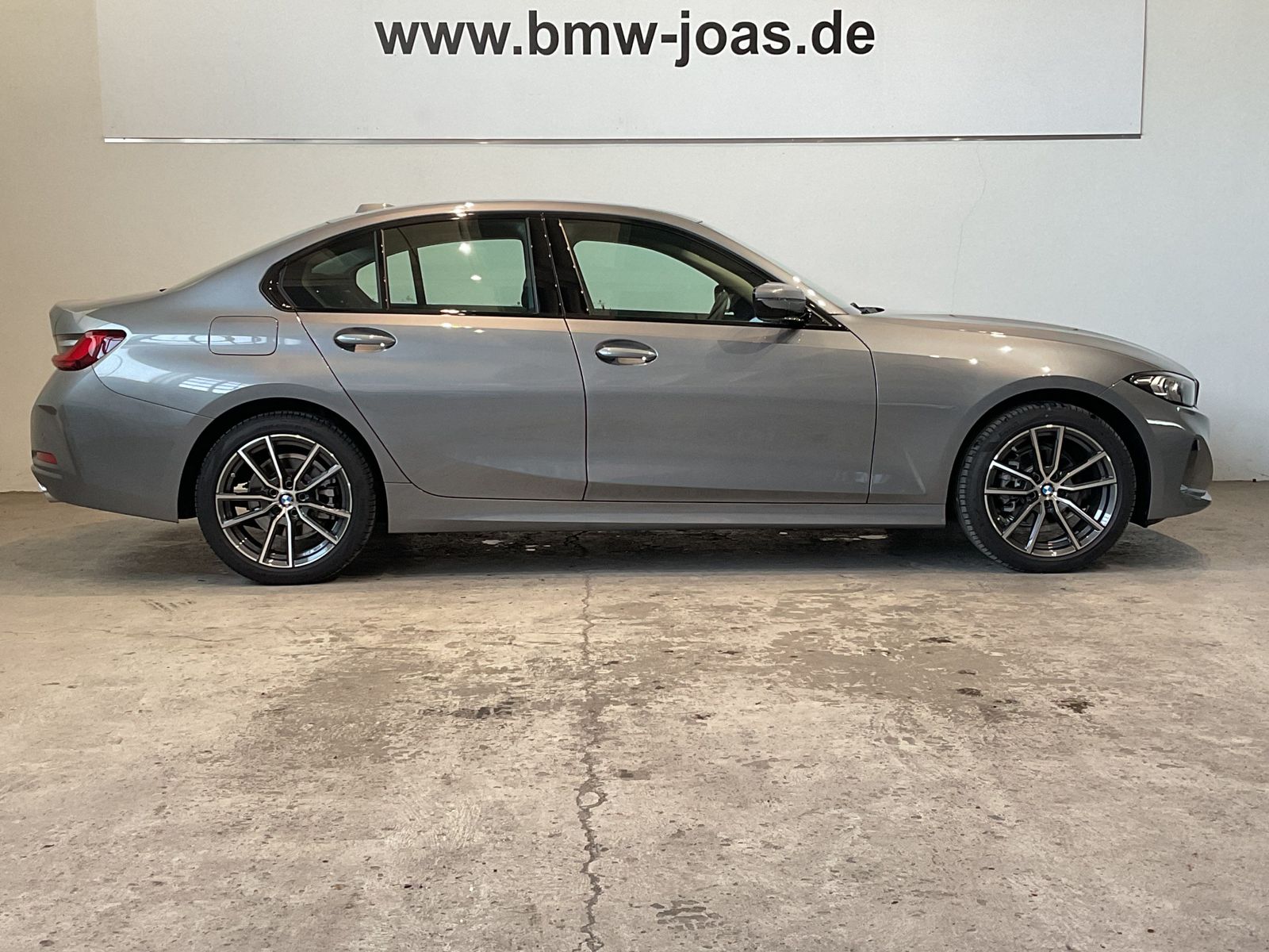 Fahrzeugabbildung BMW 318i DAB Komfortzg. AHK Shz