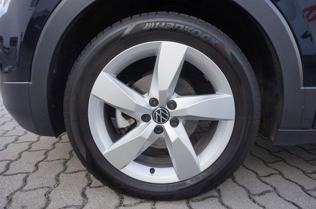 Fahrzeugabbildung Volkswagen T-Cross TSI Style DSG LED Navi PDC SH 17"