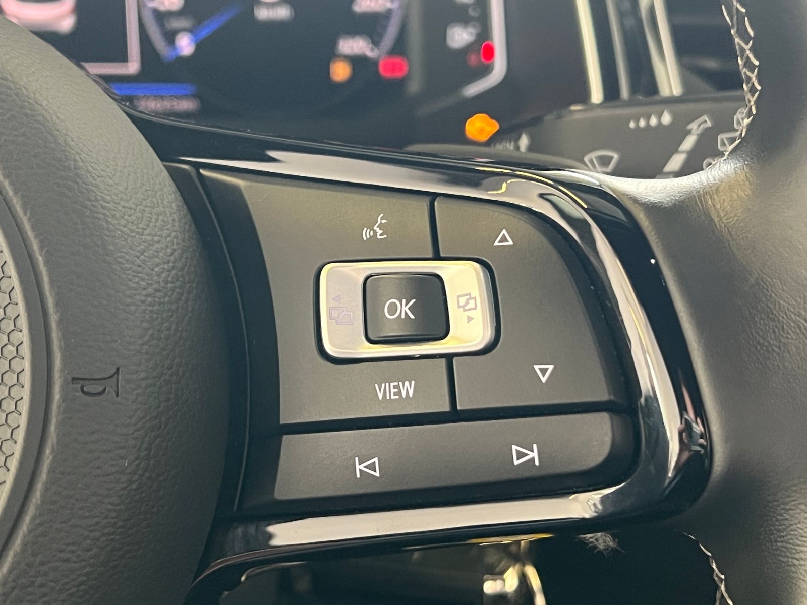 Fahrzeugabbildung Volkswagen T-Roc R 2.0 TSI DSG 4Motion *Garantie, LED, Kame