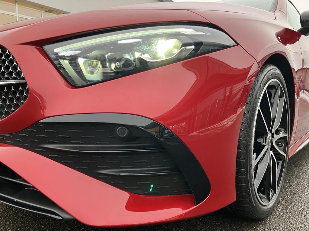 Fahrzeugabbildung Mercedes-Benz A 180 AMG*NIGHT*DISTR*KAM*NAVI*MULTIB*19Zoll