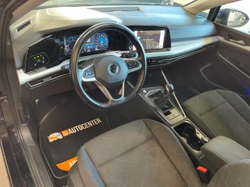 Volkswagen Golf VIII Lim. Life *FAHRSCHULAUTO*LED*AHK*ACC*