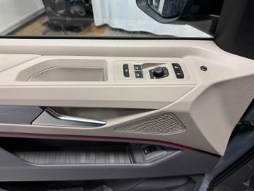 Volkswagen T7 Multivan AHK StHz Panodach Kamera