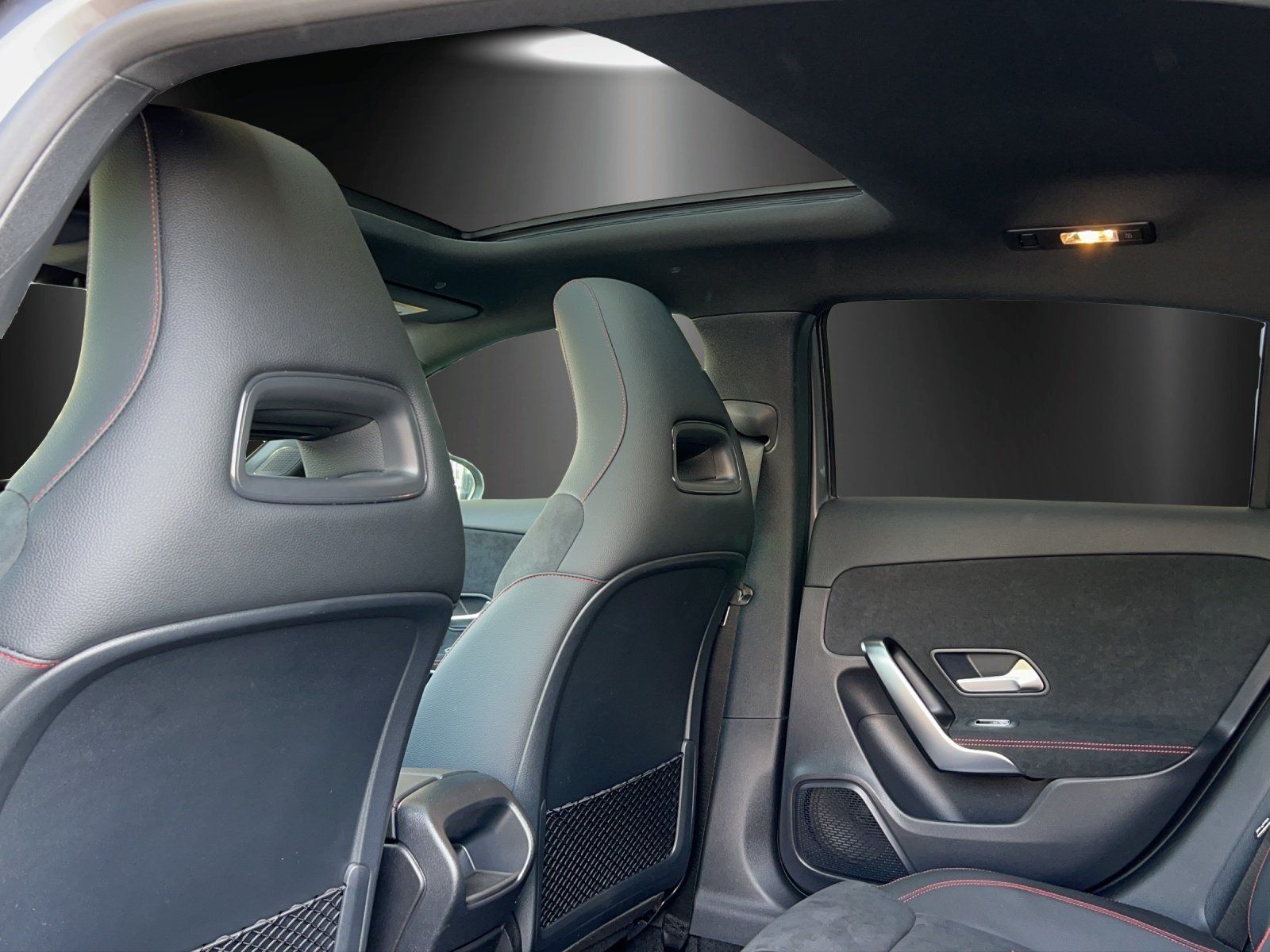 Fahrzeugabbildung Mercedes-Benz A 220 d AMG PANO KeyGo LED Totwinkel