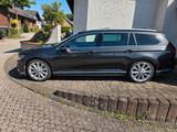 Volkswagen Passat 2.0 TDI SCR 176kW DSG 4MOT Highline V... - VW Passat von privat