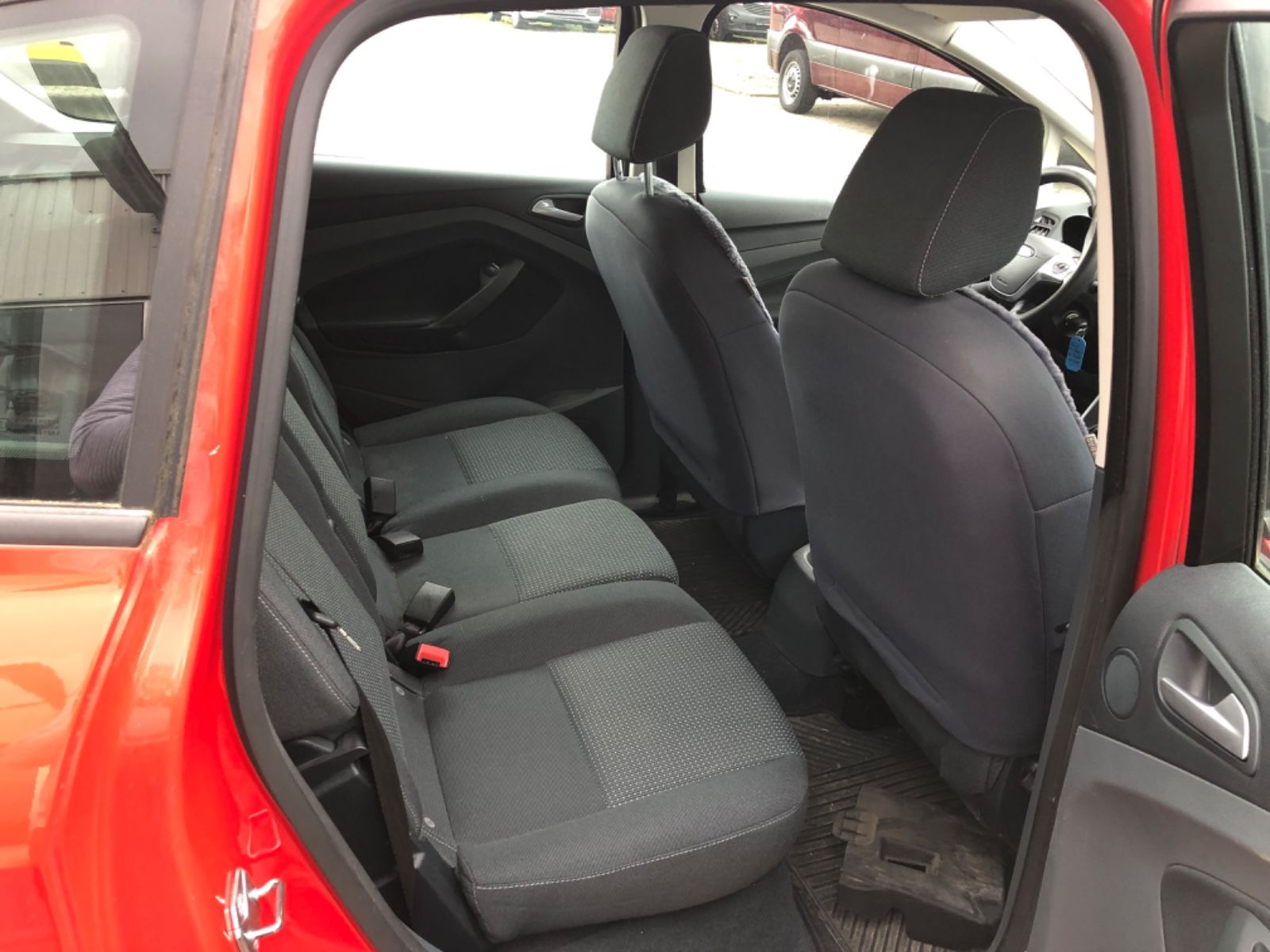 Fahrzeugabbildung Ford C-Max 1,6 Benzin 101PS C-MAX Trend Export