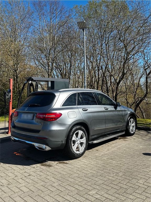 Image of Mercedes-Benz GLC 220