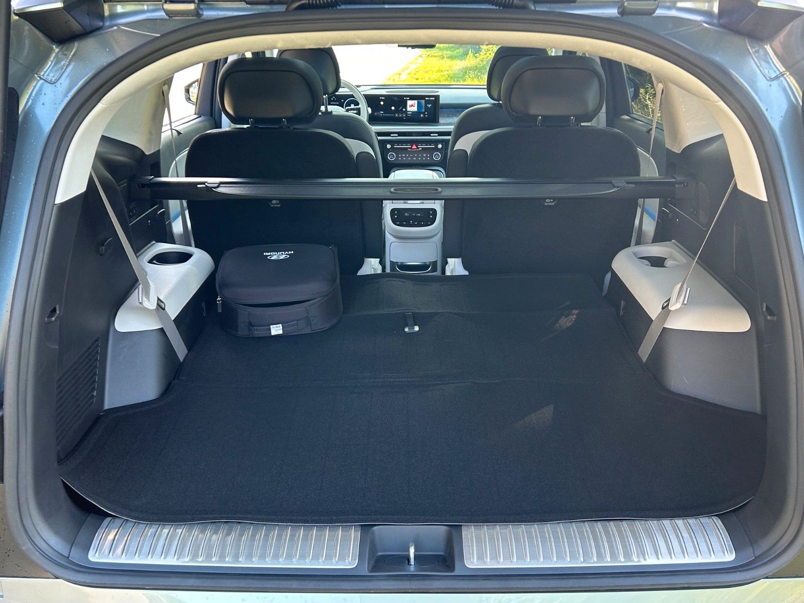 Fahrzeugabbildung Hyundai IONIQ 9 UNIQ 226kW *RW600KM*Pano*6Si*Relax*HeUp*