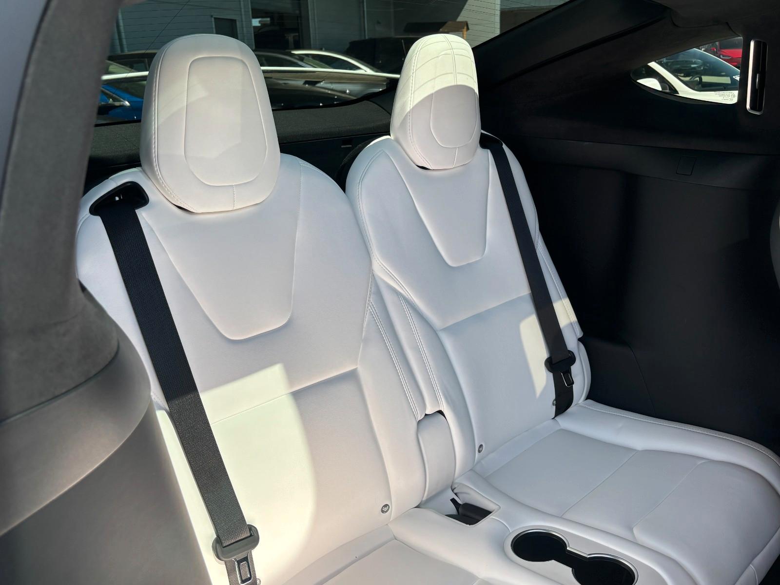 Tesla Model X 100D – 525 ch – 6 places – Autopilot 3