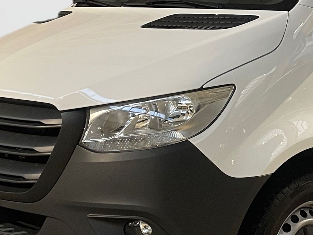 Fahrzeugabbildung Mercedes-Benz Sprinter 317 Kombi L2H2 Mobility Rollstuhl Lift