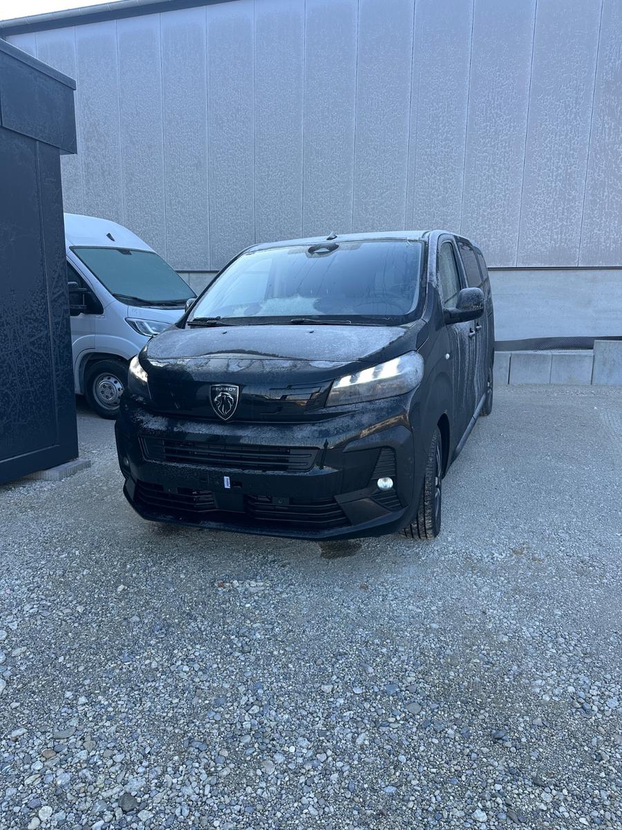 Peugeot Traveller Premium, Pano, AHK, Navi