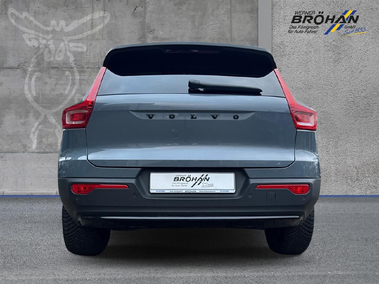 Fahrzeugabbildung Volvo XC40 Plus Recharge Pure Electric 2WD