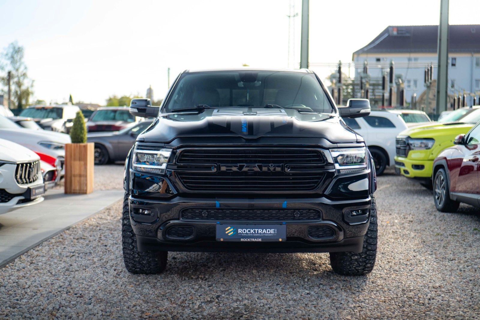 Fahrzeugabbildung Dodge RAM 5.7 V8 HEMI 4x4 OFFROAD Night Unfallfrei LED