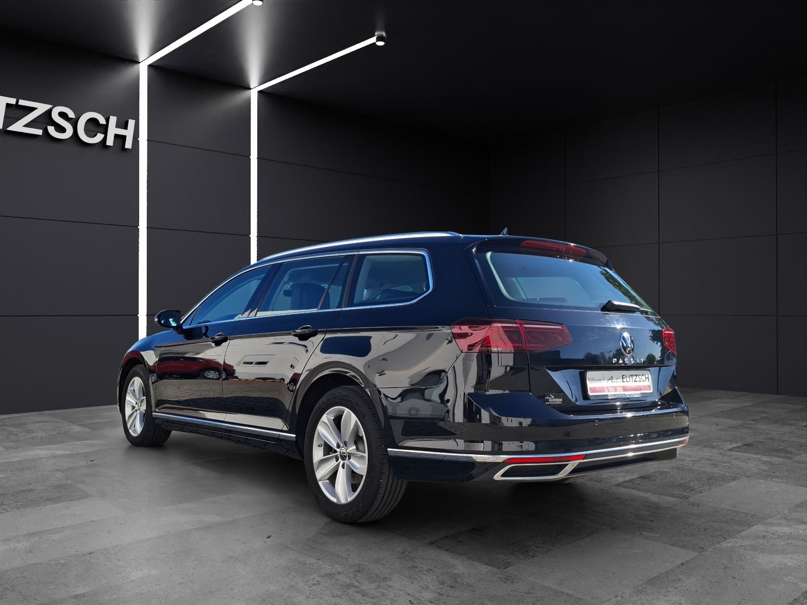 Fahrzeugabbildung Volkswagen Passat Variant TDI Elegance DSG STH Matrix AHK N