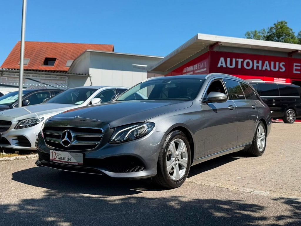 Image of Mercedes-Benz E 220