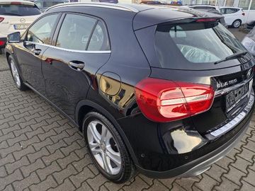 Bild 4 Mercedes-Benz GLA 180 Urban,Score 8-fach bereift