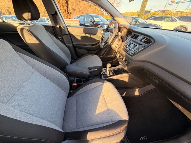 Hyundai i20 1.2 blue YES!