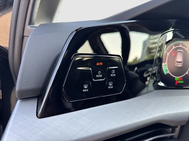 Golf VIII LIFE 1.5 TSI DSG STANDHZG NAVI APP-CON